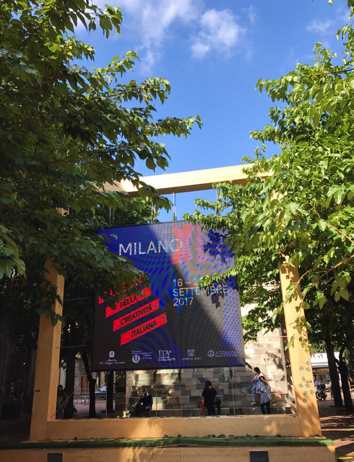 Milano Fashion Week:  Milano XL, festa senza coraggio