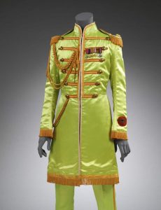 Abito di John Lennon per Sgt Pepper, 1967, Victoria and Albert Museum