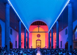 Chiesa Rossa installazione Dan Flavin